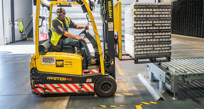 1685674435692090.jpg 在線油液監(jiān)測系統(tǒng)